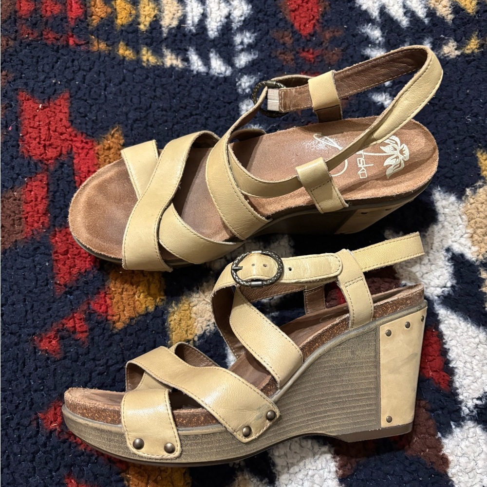 Dansko Frida Women's Tan Wedge Sandals Sz 39/ 8.5